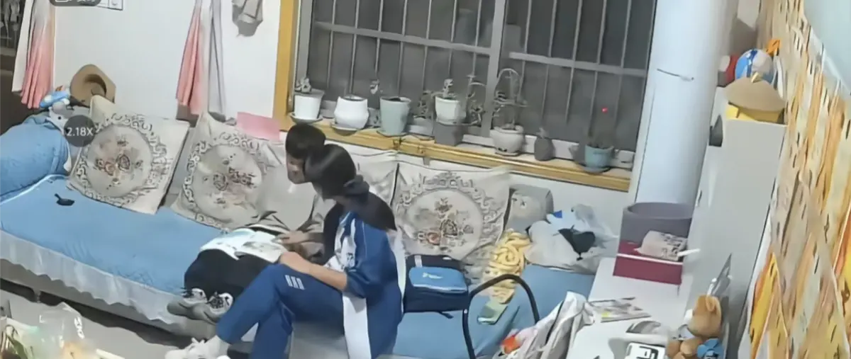 来自姐姐的爱引热议事件脉络梳理-姐弟情深难舍难分日常全记录-姐姐辅导弟弟作业完整版在线观看