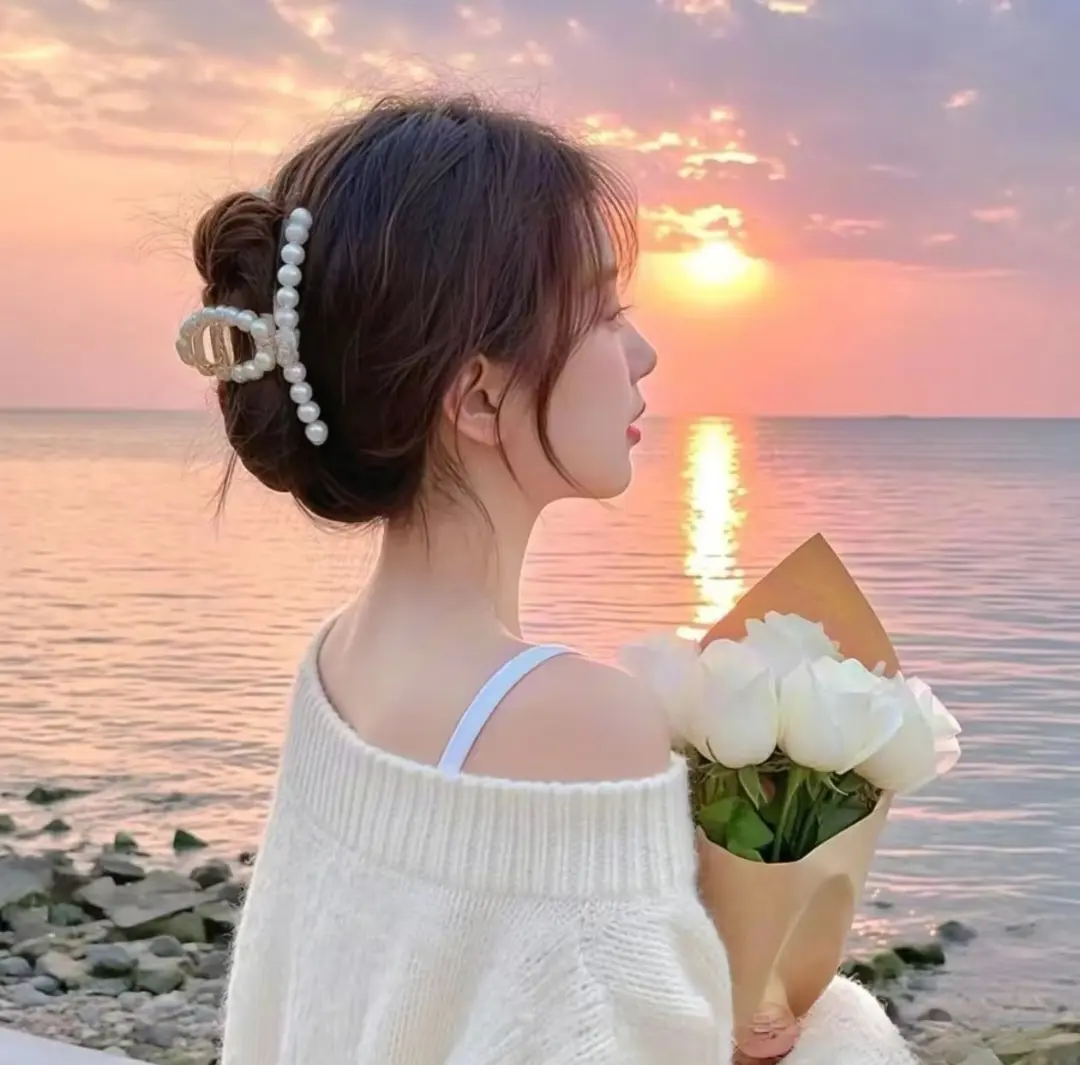 《White Blue ～白衣的后悔～》高清免费在线观看 《White Blue ～白衣的后悔～》-《White Blue ～白衣的后悔～》极速影院/迅雷夸克资源免费在线下载- 樱花动漫